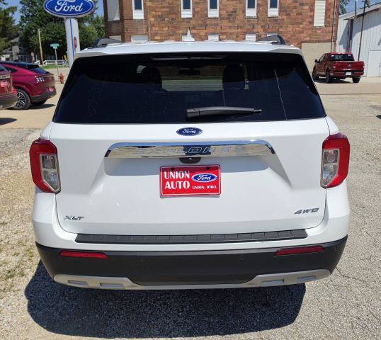 Certified 2024 Ford Explorer XLT w/ Equipment Group 202A AWD/4WD image 7