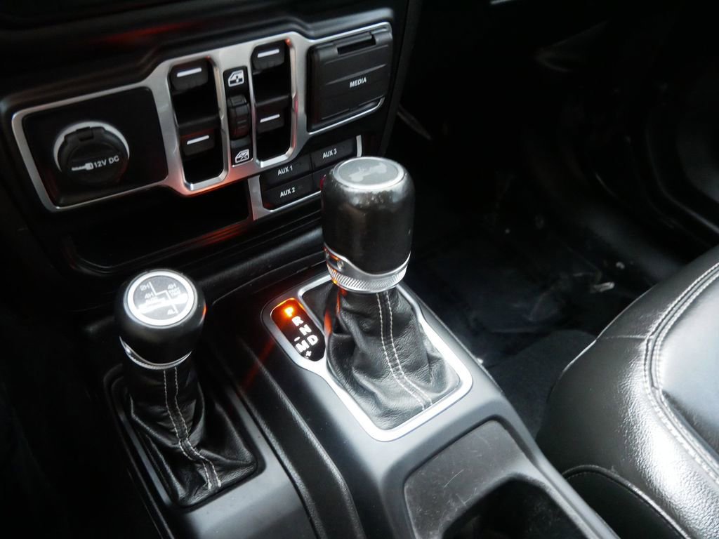 Used 2022 Jeep Wrangler Unlimited Sahara w/ Cold Weather Group image 22