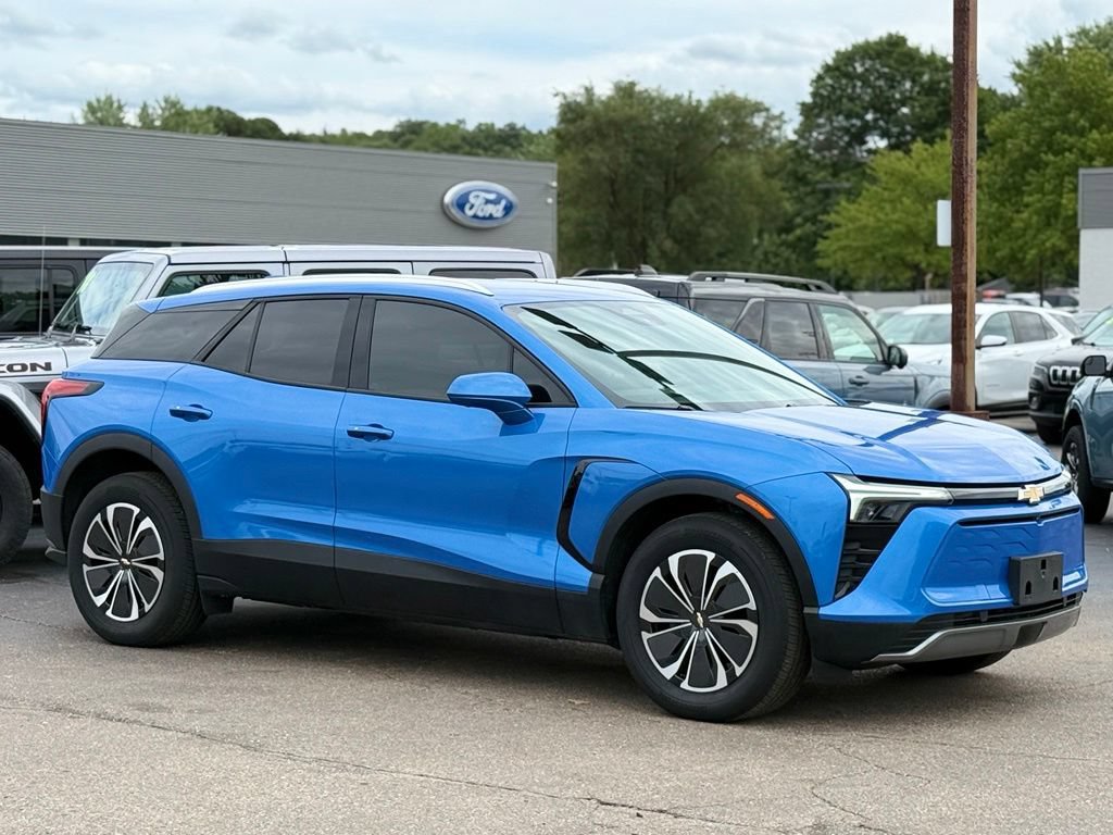 Used 2024 Chevrolet Blazer EV LT AWD/4WD image 28