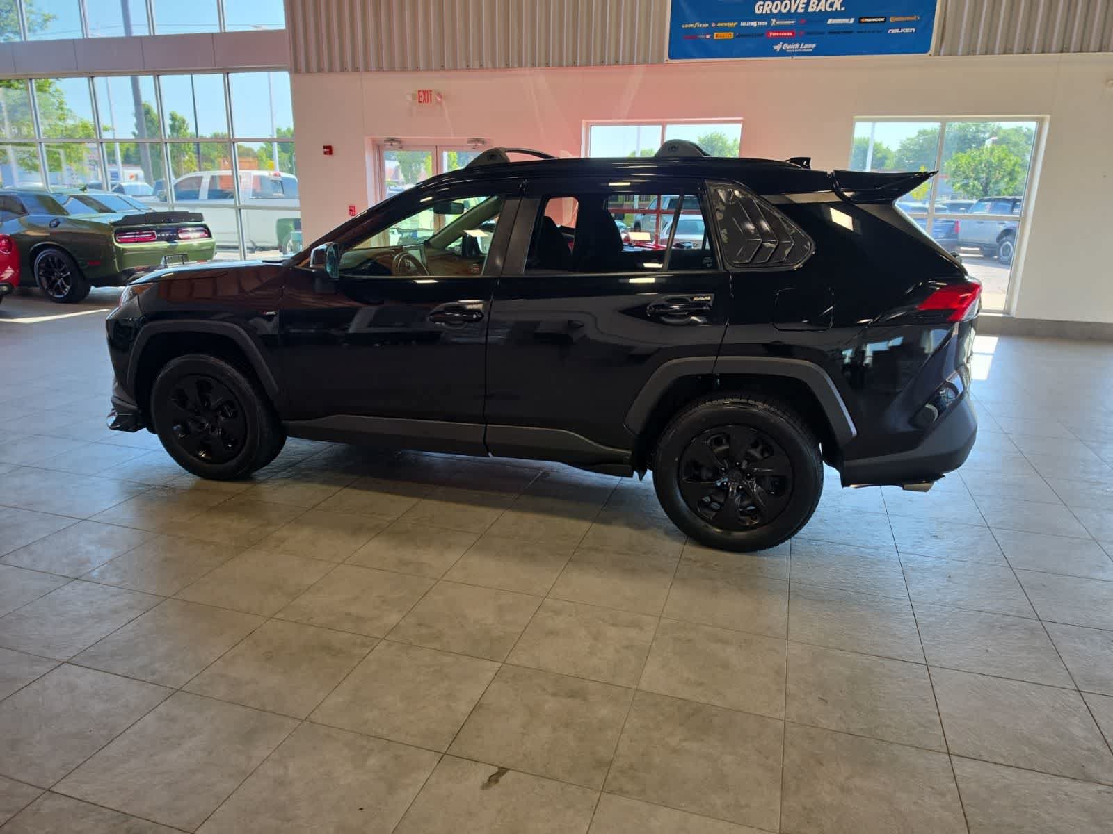 Used 2020 Toyota RAV4 LE w/ All Weather Liner Package AWD/4WD image 17
