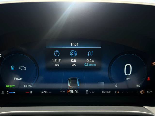 Certified 2025 Ford Escape SE w/ PHEV Premium Package FWD image 16