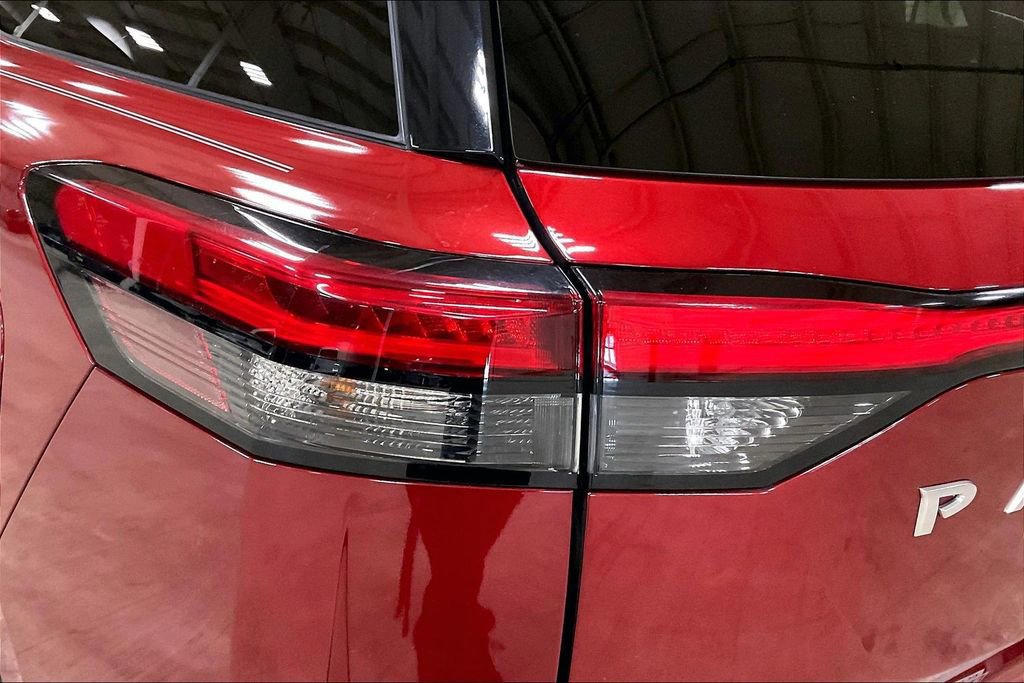 Used 2023 Nissan Pathfinder SL image 28