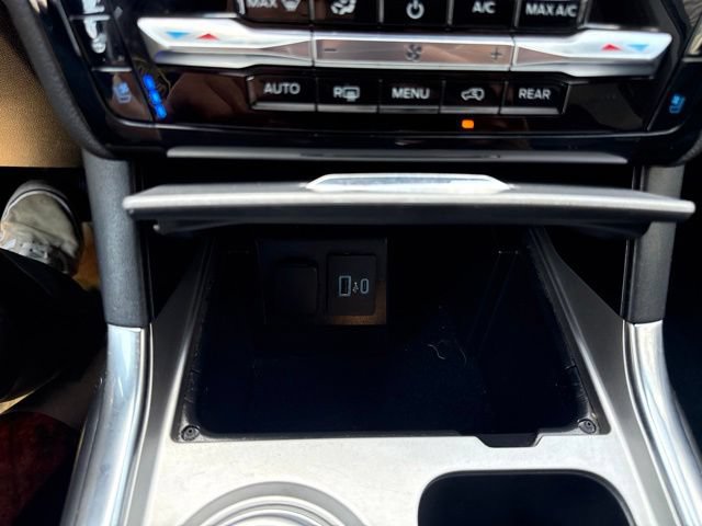 Certified 2022 Ford Explorer Limited w/ Equipment Group 301A AWD/4WD image 25