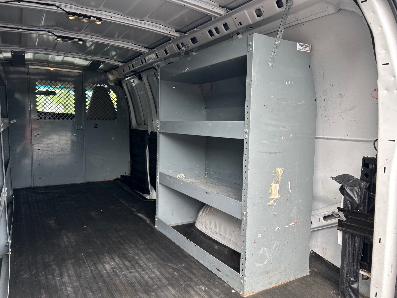 Used 2020 Chevrolet Express 3500 Extended RWD image 13