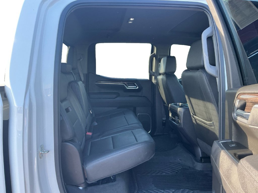 Used 2025 Chevrolet Silverado 1500 LT Trail Boss w/ Convenience Package II AWD/4WD image 23