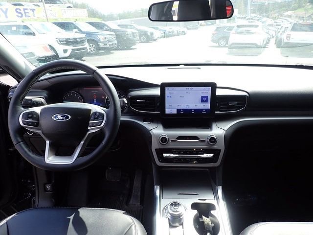 Certified 2023 Ford Explorer XLT w/ Equipment Group 202A RWD image 13