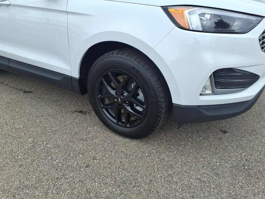 Certified 2023 Ford Edge SEL w/ Convenience Package AWD/4WD image 5