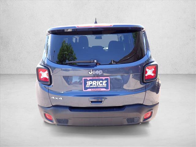 Used 2023 Jeep Renegade Latitude AWD/4WD video 3