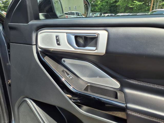 Certified 2022 Ford Explorer Platinum w/ Equipment Group 601A image 13