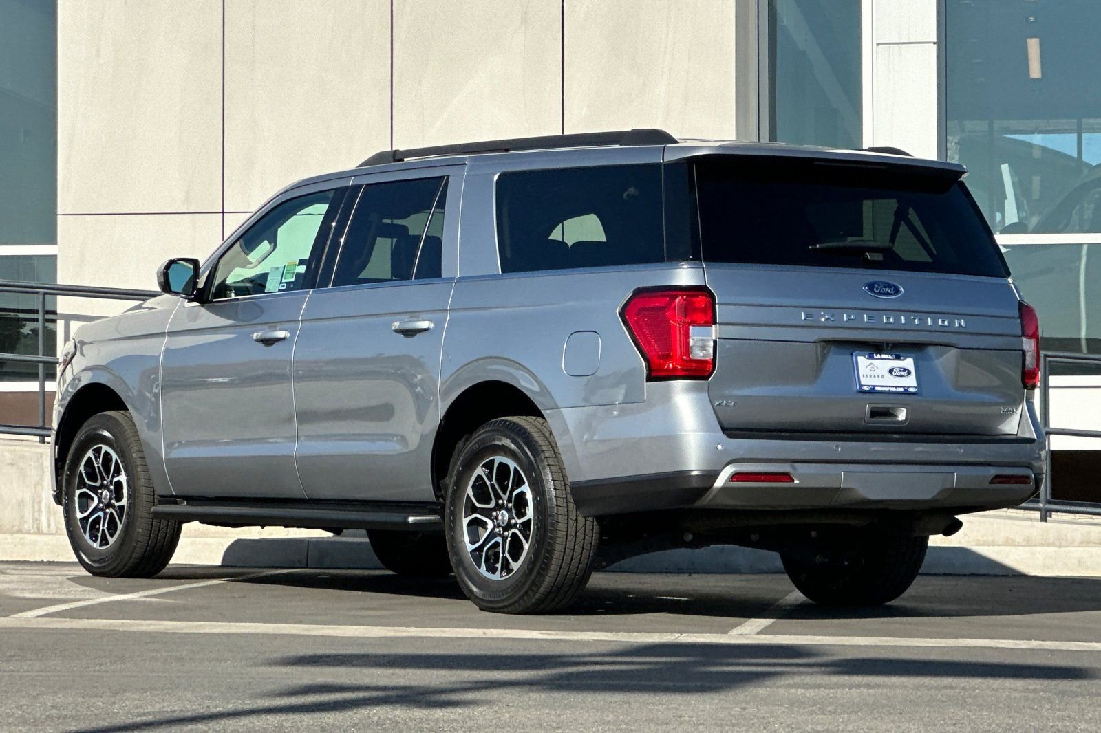 Certified 2024 Ford Expedition Max XLT image 5