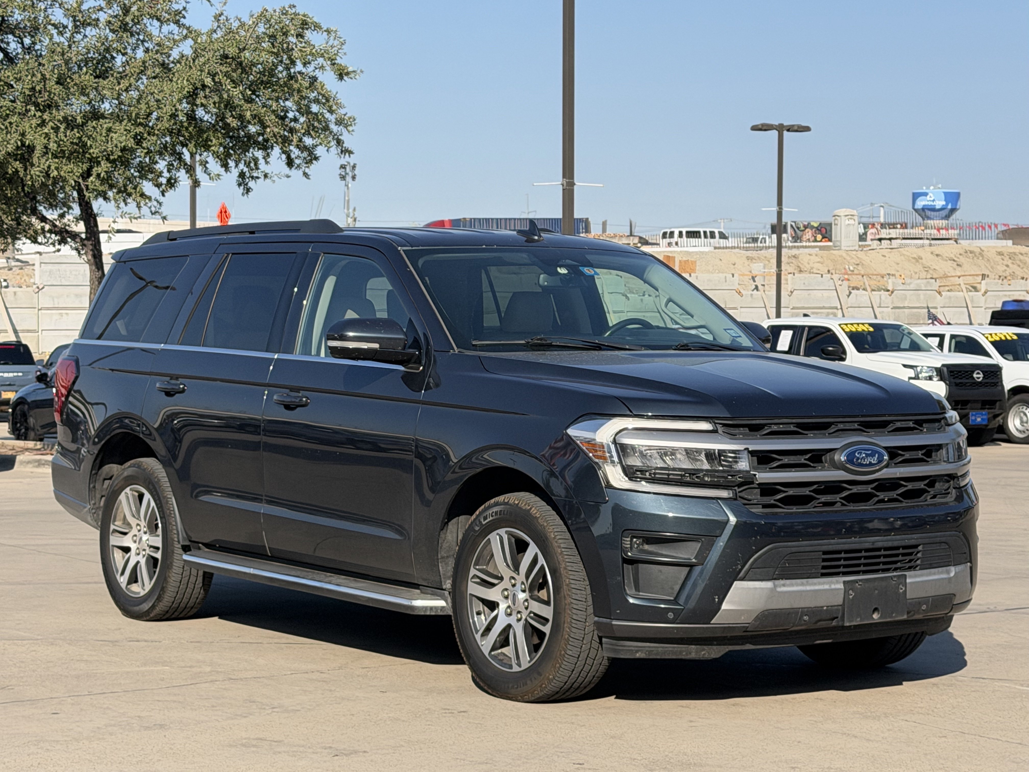 Certified 2022 Ford Expedition XLT RWD image 1