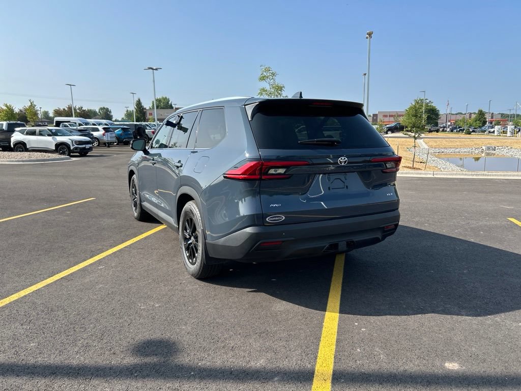 Used 2024 Toyota Grand Highlander AWD image 9