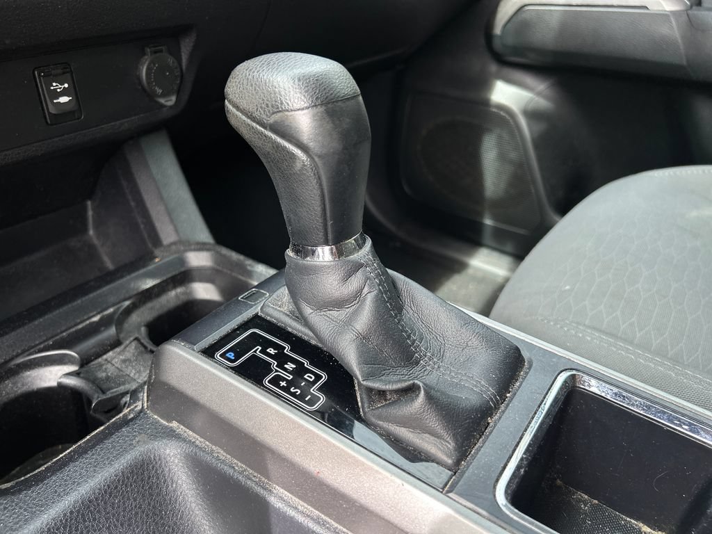 Used 2017 Toyota Tacoma SR5 w/ Tow Package RWD image 20