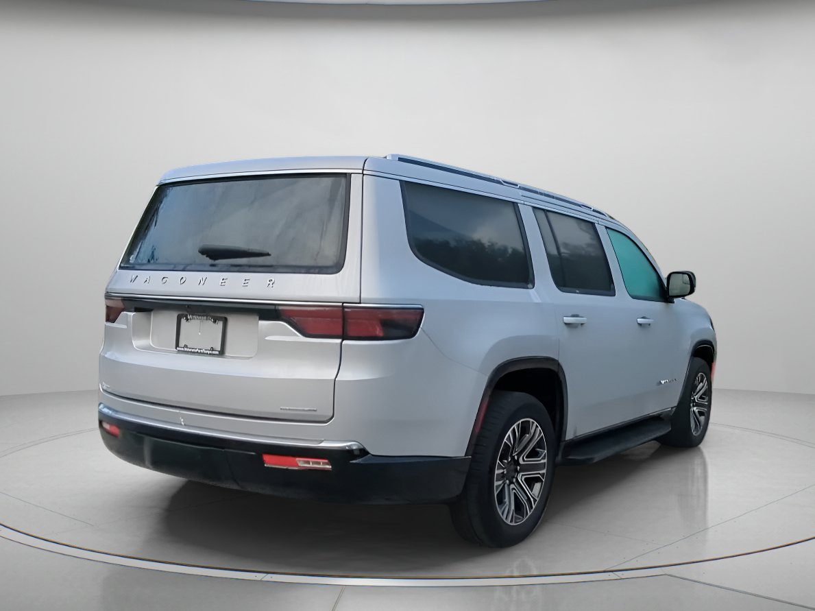 Used 2024 Jeep Wagoneer Series II w/ Flexible Seating Group RWD image 27