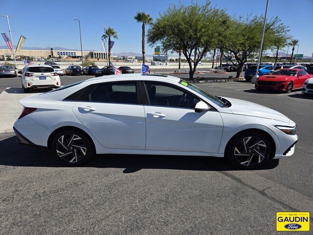 Used 2024 Hyundai Elantra Limited FWD image 8