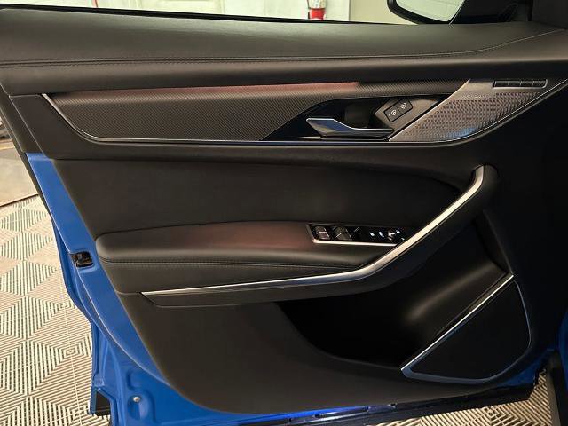 Used 2023 Jaguar F-PACE SVR image 13