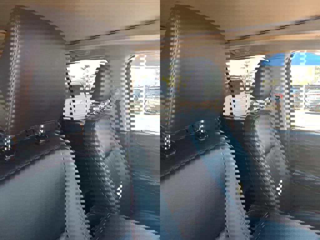 Certified 2024 Ford Expedition Max XLT image 12