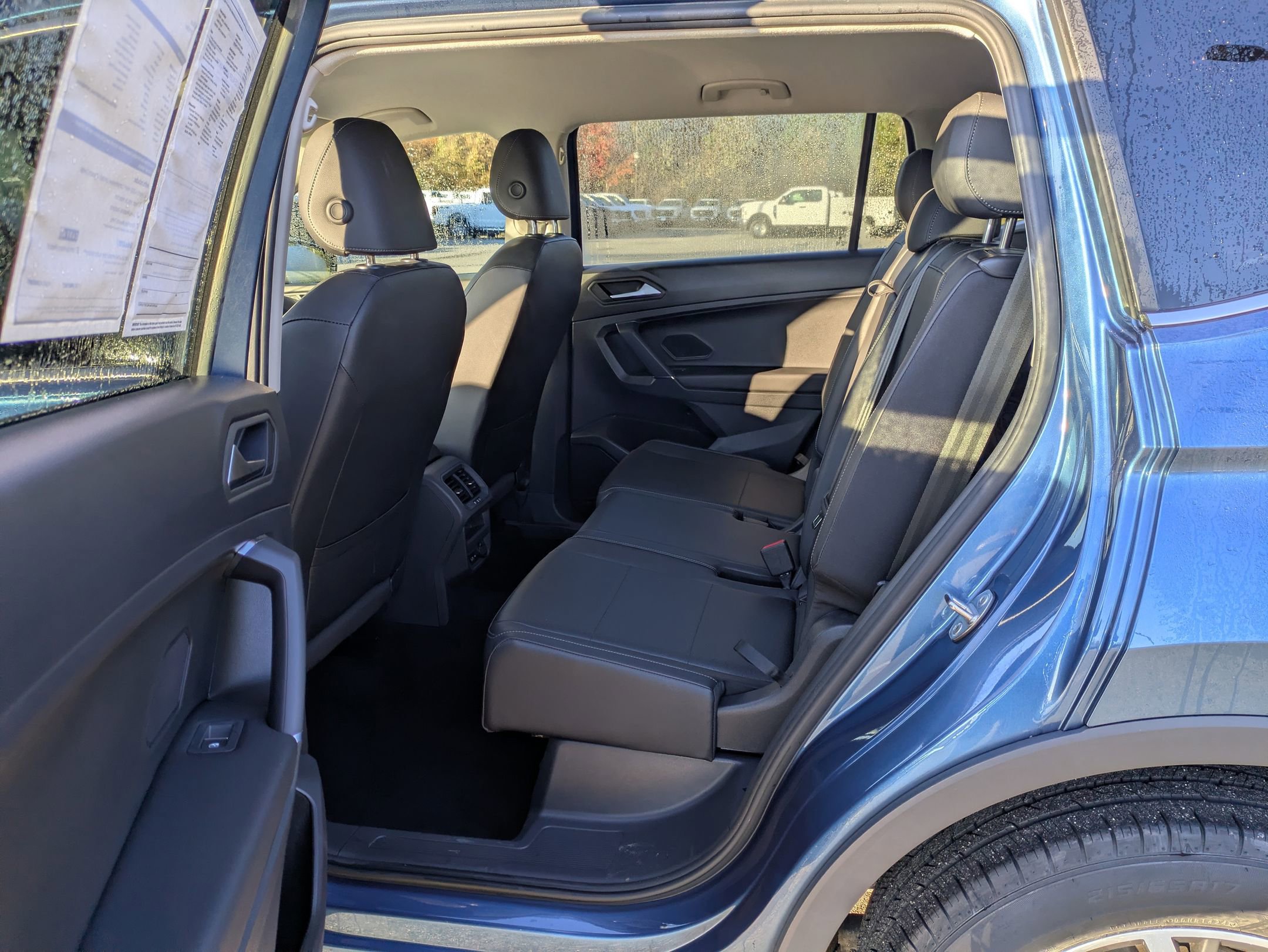 Used 2020 Volkswagen Tiguan SE image 27