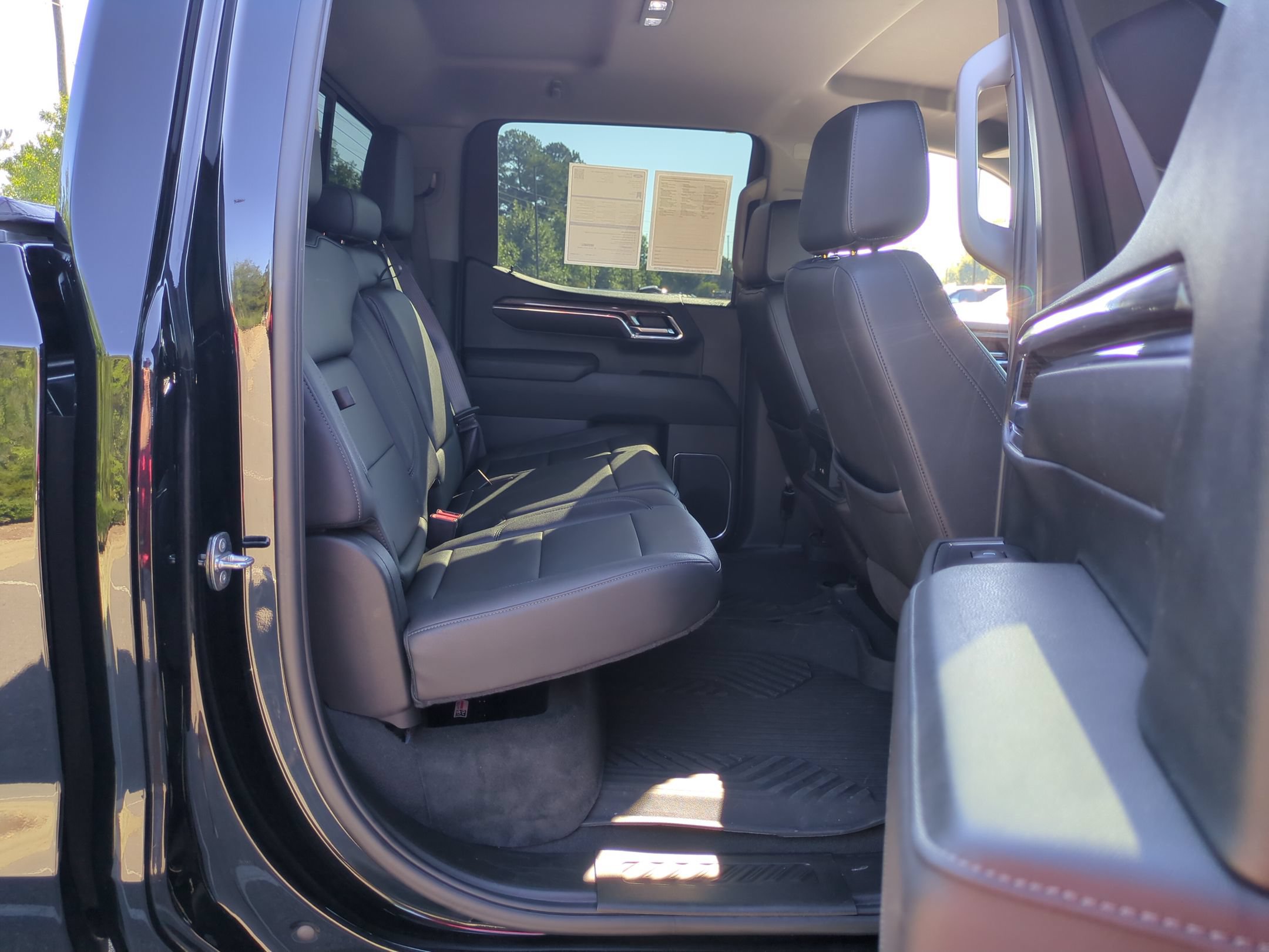 Used 2024 Chevrolet Silverado 1500 LT Trail Boss w/ Convenience Package II AWD/4WD image 35