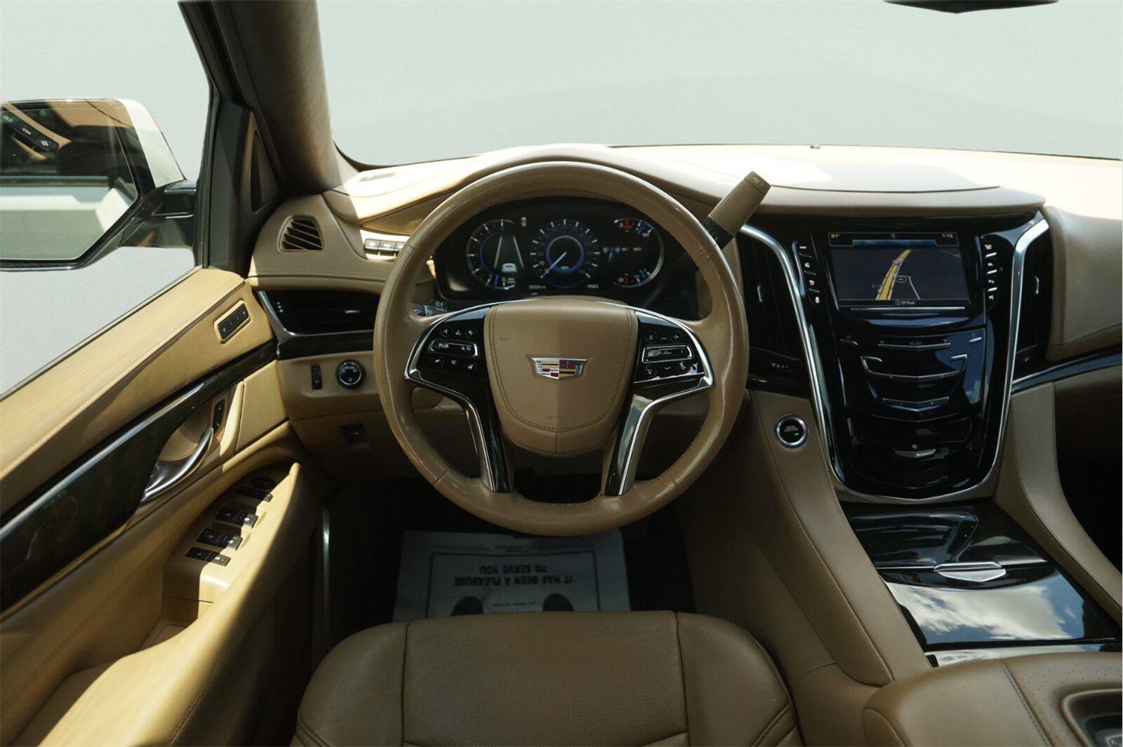 Used 2020 Cadillac Escalade ESV Platinum AWD/4WD image 24