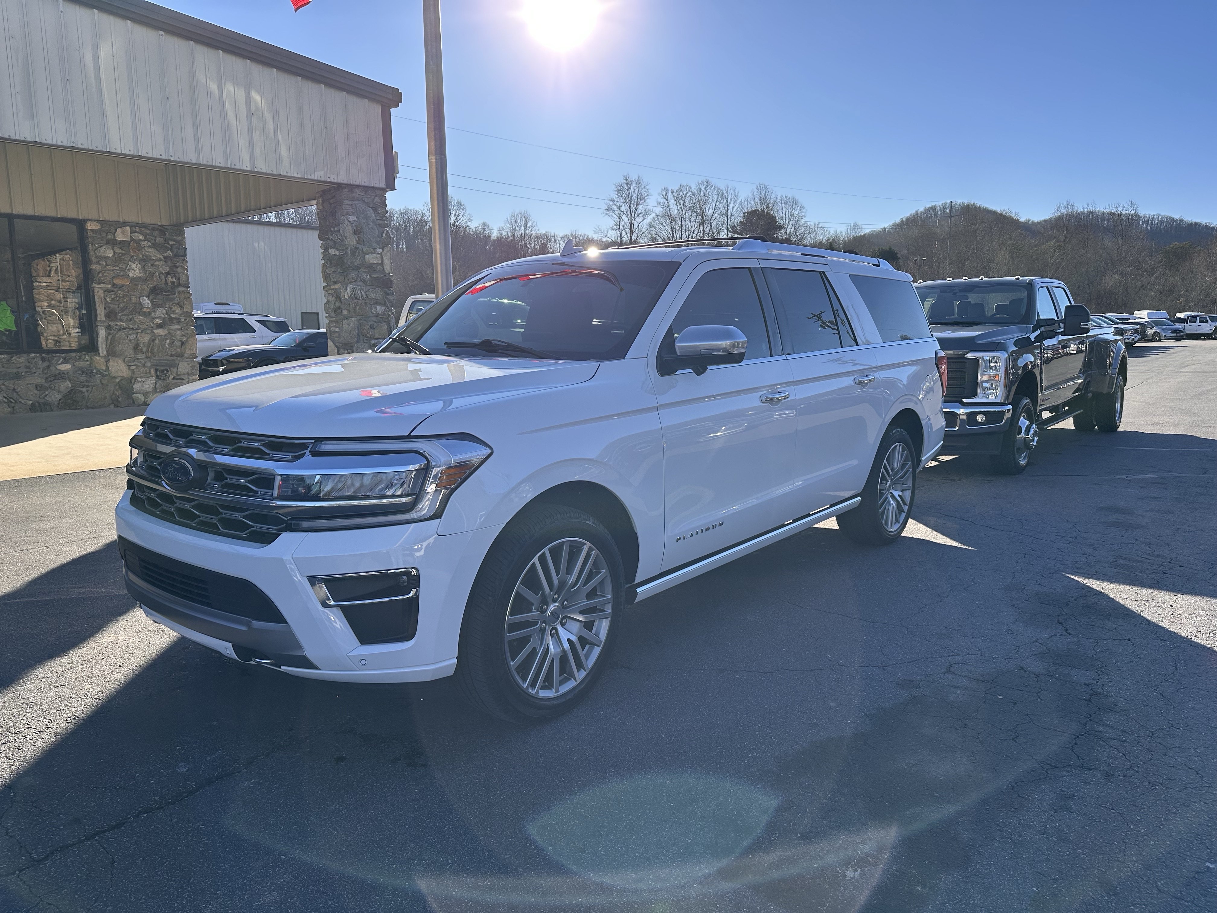Certified 2022 Ford Expedition Max Platinum AWD/4WD image 2