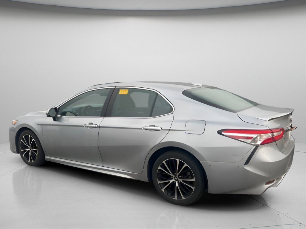 Used 2020 Toyota Camry SE image 8