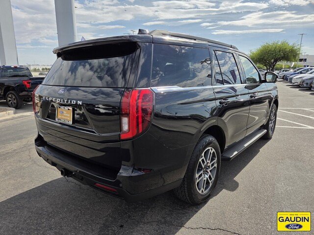 Certified 2025 Ford Expedition Active AWD/4WD image 7