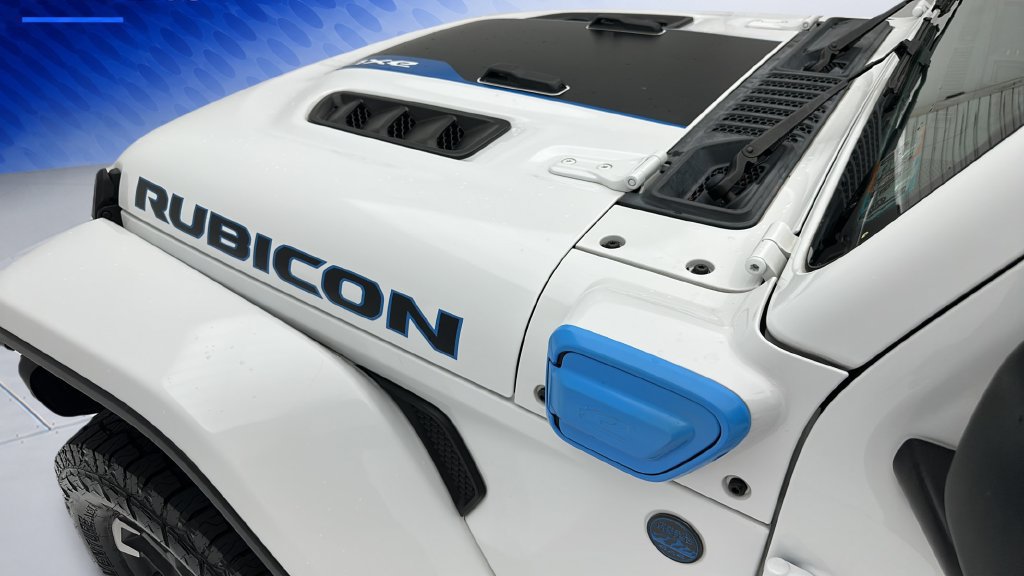 Used 2024 Jeep Wrangler Unlimited Rubicon 4xe AWD/4WD image 9