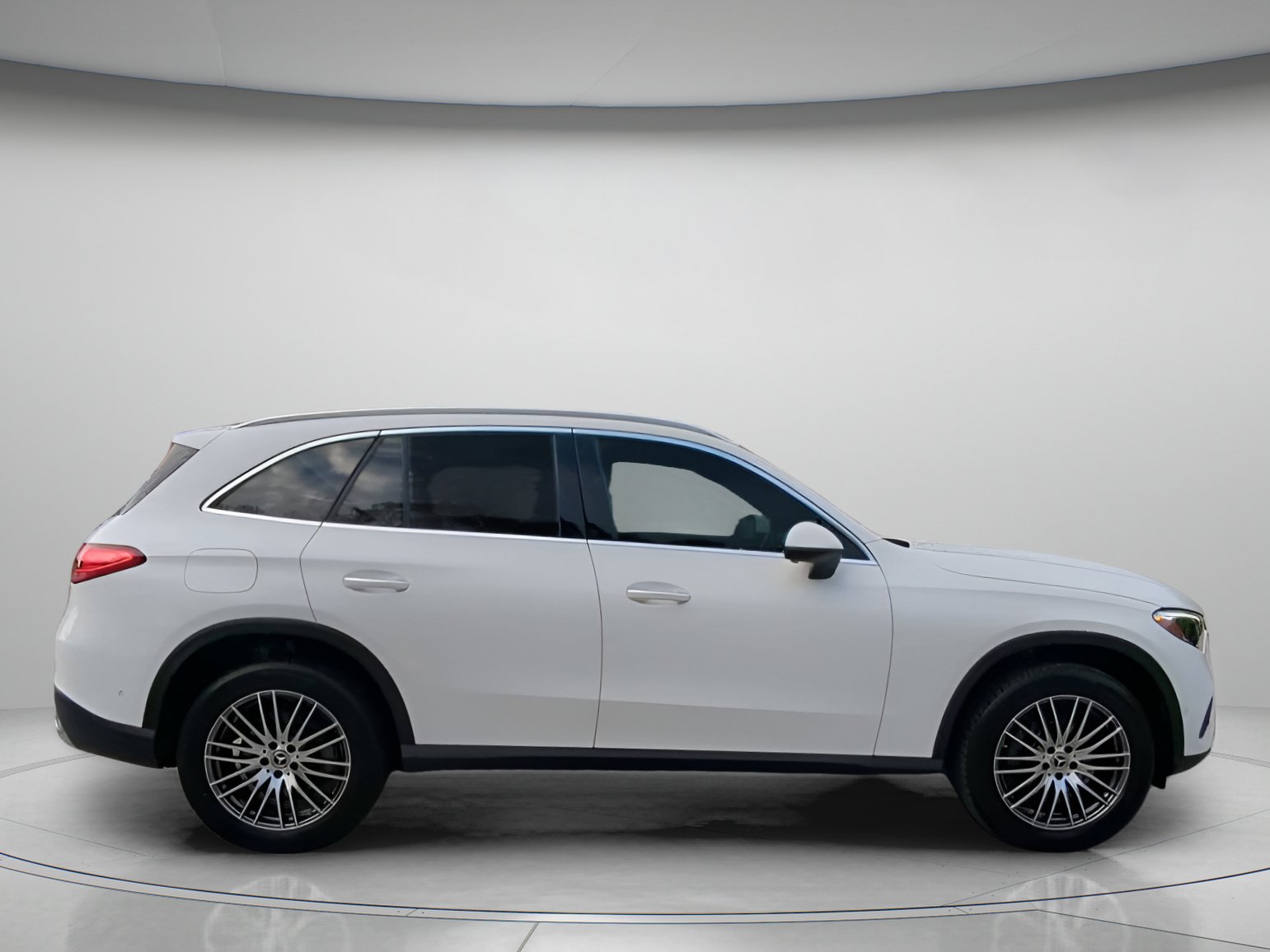 Used 2025 Mercedes-Benz GLC 300 image 32