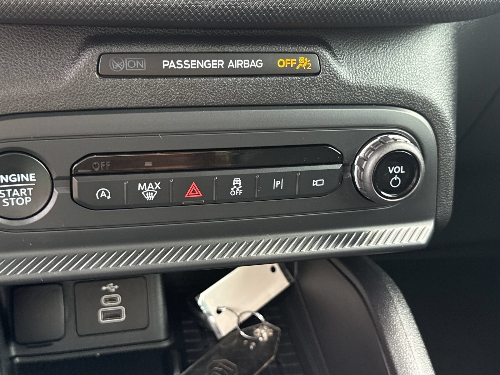 Certified 2025 Ford Bronco Sport Outer Banks w/ Outer Banks Tech Package+ AWD/4WD image 31