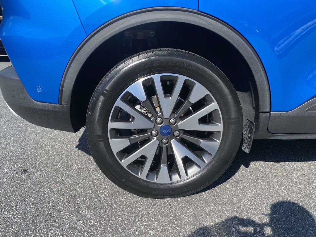 Certified 2020 Ford Escape Titanium AWD/4WD image 9