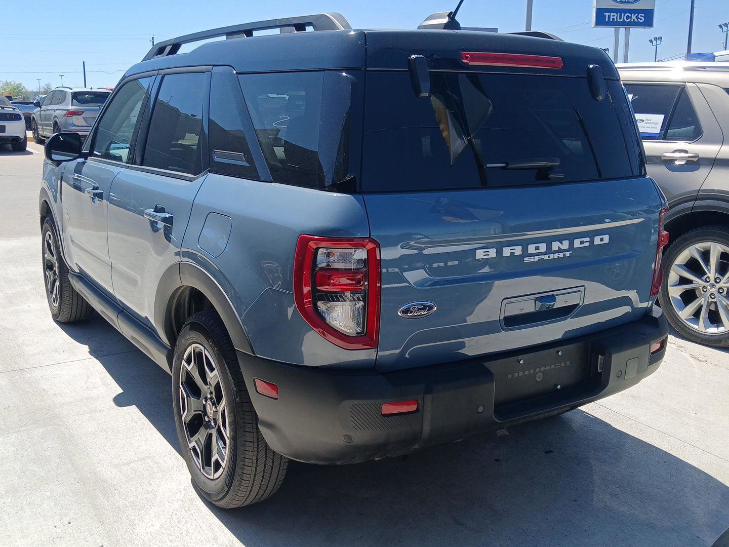 Certified 2025 Ford Bronco Sport Outer Banks w/ Outer Banks Tech Package+ image 3