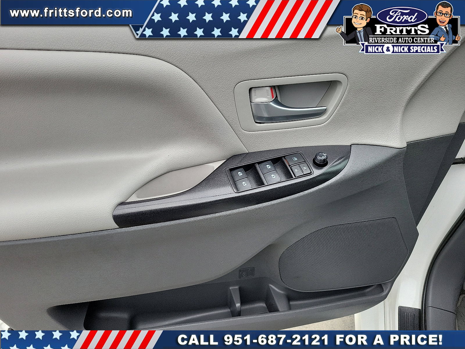 Used 2020 Toyota Sienna LE w/ Carpet Mat Package FWD image 12