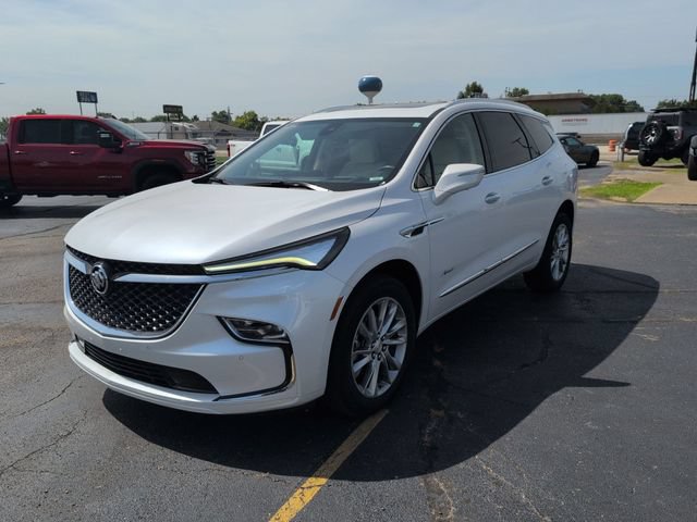 Used 2022 Buick Enclave Avenir w/ Avenir Technology Package FWD image 3