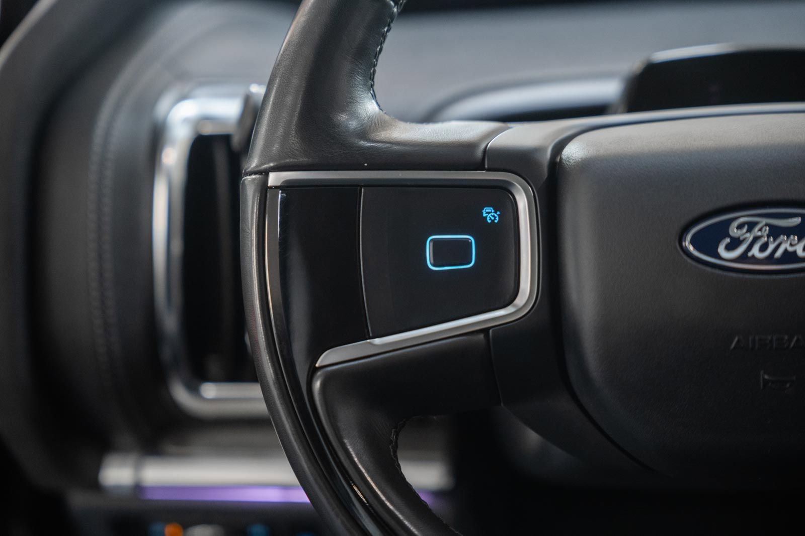 Certified 2025 Ford Expedition Max Platinum image 40