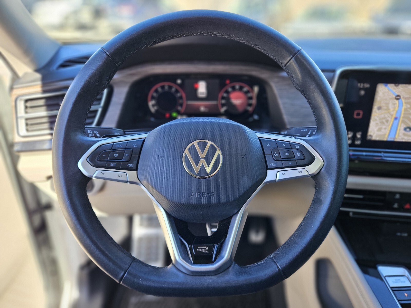 Used 2025 Volkswagen Atlas SEL Premium R-Line image 26