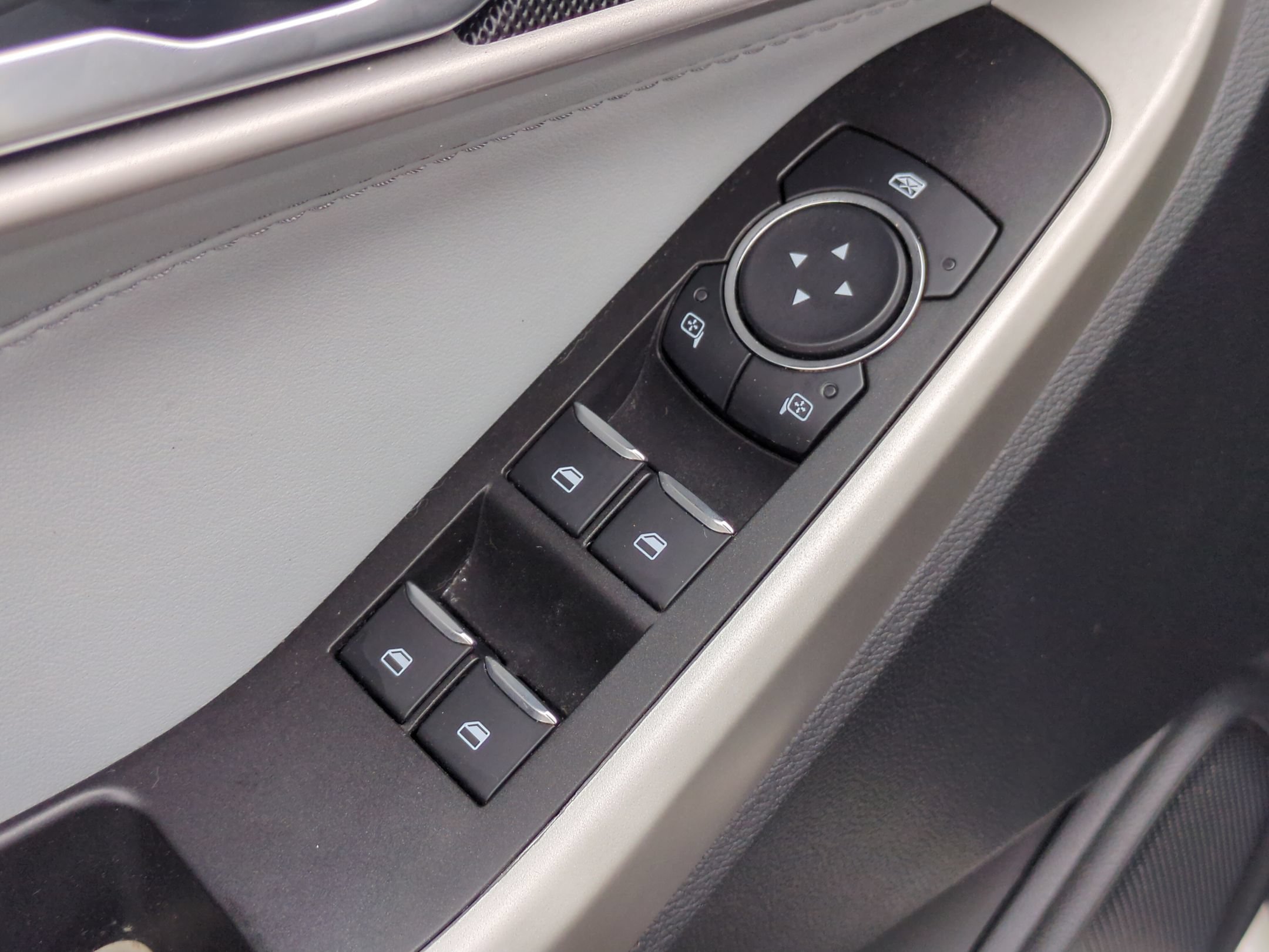Certified 2022 Ford Explorer XLT RWD image 12