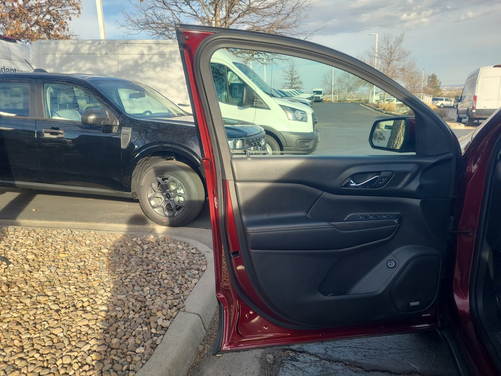 Used 2017 GMC Acadia SLT image 13