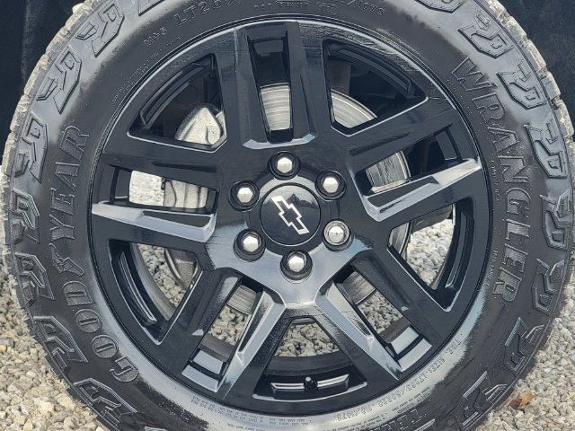 Used 2024 Chevrolet Silverado 1500 LT Trail Boss w/ Convenience Package II AWD/4WD image 16