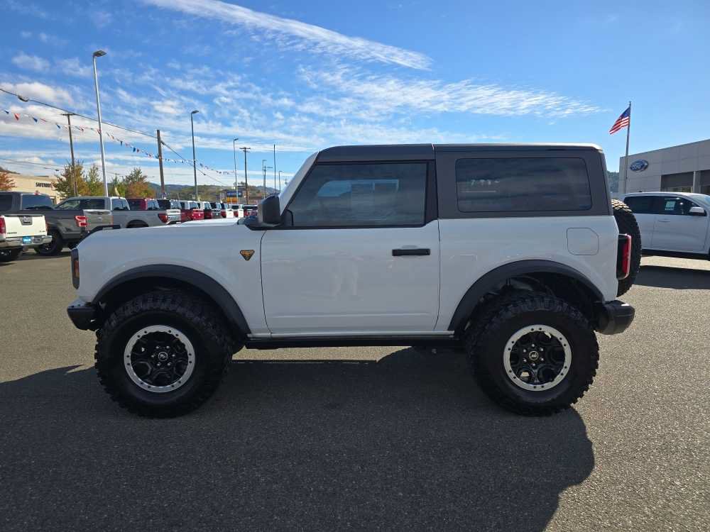 Certified 2022 Ford Bronco Badlands w/ Sasquatch Package AWD/4WD image 2