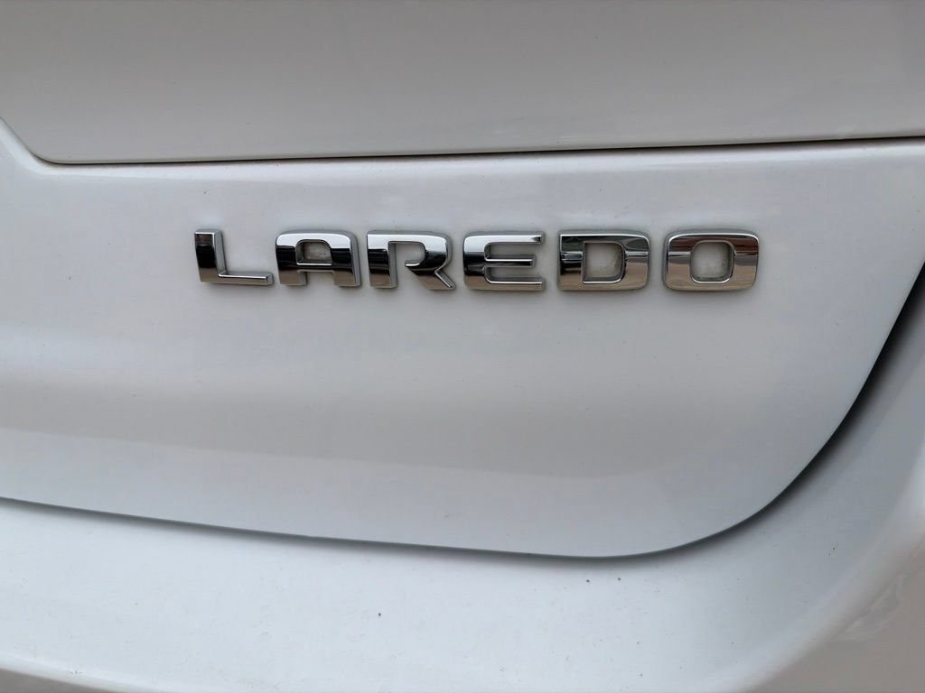 Used 2023 Jeep Grand Cherokee L Laredo RWD image 15