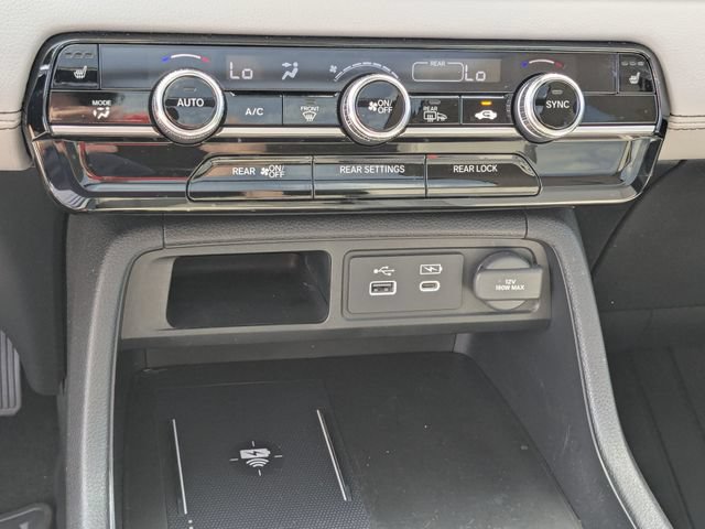Used 2024 Honda Pilot Touring image 18