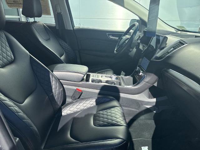 Certified 2024 Ford Edge Titanium image 33