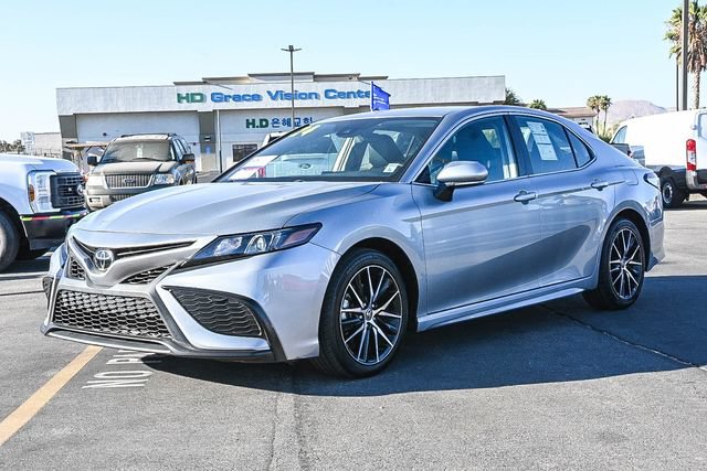 Used 2024 Toyota Camry SE FWD image 4