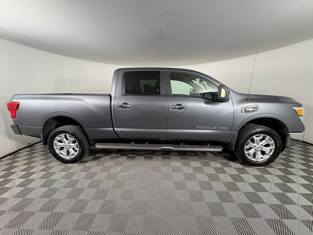 Used 2017 Nissan Titan SV image 8