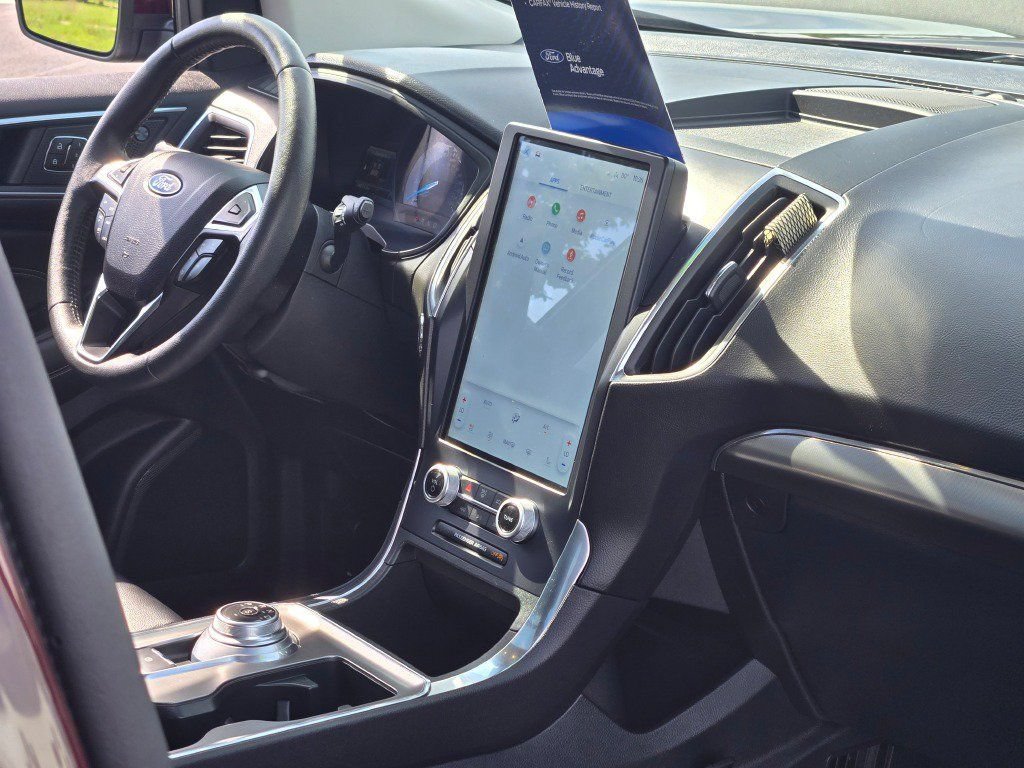Certified 2022 Ford Edge Titanium AWD/4WD image 8