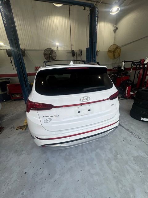 Used 2023 Hyundai Santa Fe Calligraphy FWD image 2