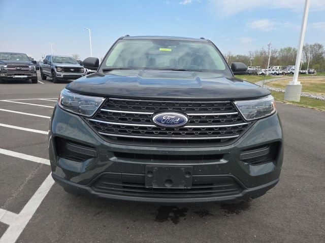 Certified 2023 Ford Explorer XLT image 3