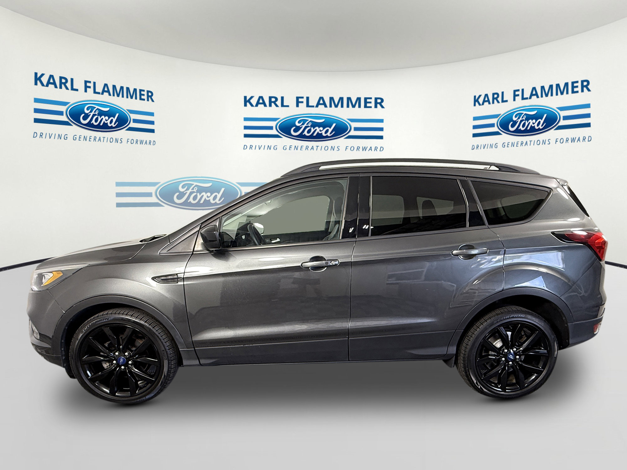 Certified 2019 Ford Escape SE FWD image 5
