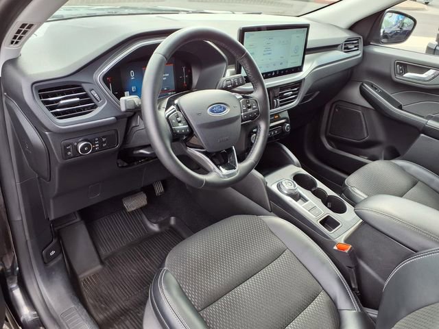 Certified 2025 Ford Escape SE w/ Class II Trailer Tow Package FWD image 5